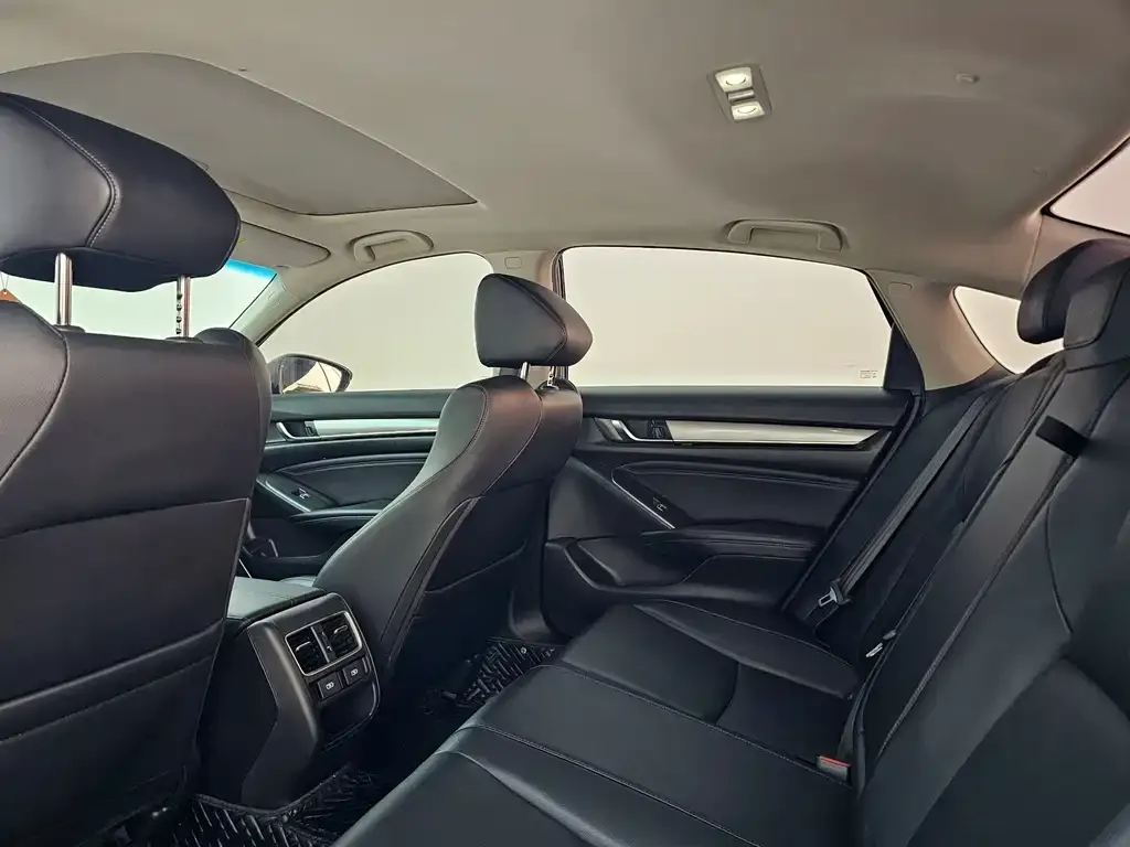 Honda Accord 2021 из CN, фото 3