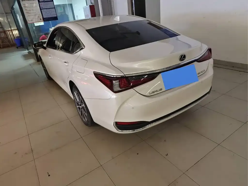 Lexus ES 2024 из CN, фото 2