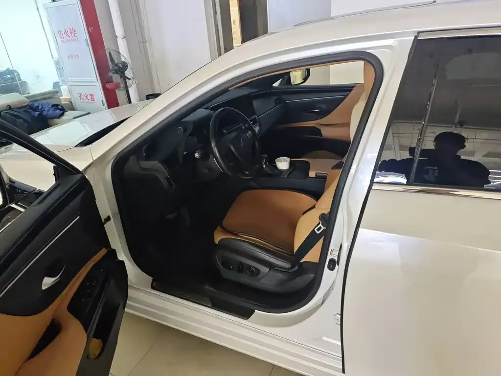 Lexus ES 2024 из CN, фото 4