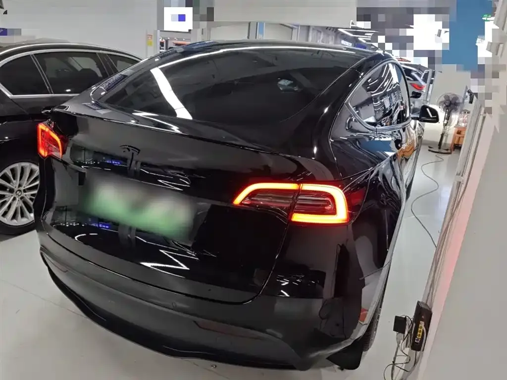 Tesla Model Y 2023 из CN, фото 5