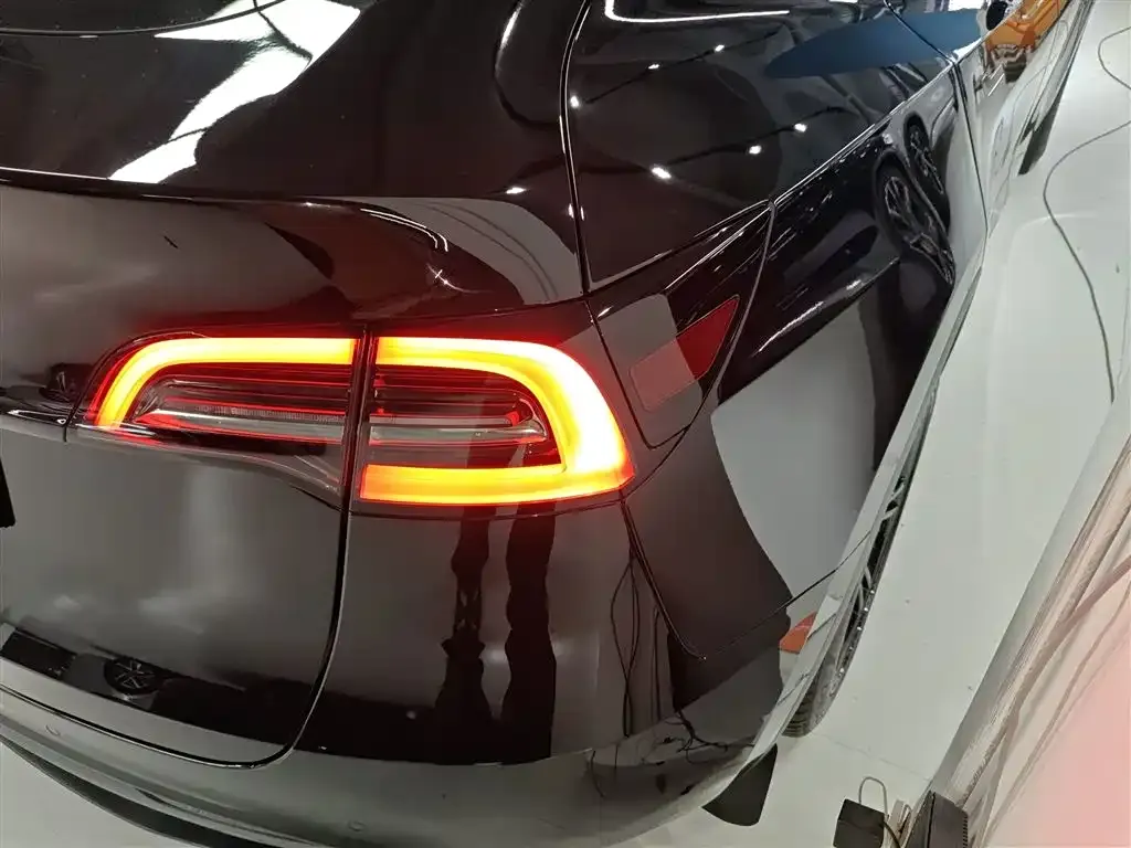 Tesla Model Y 2023 из CN, фото 4