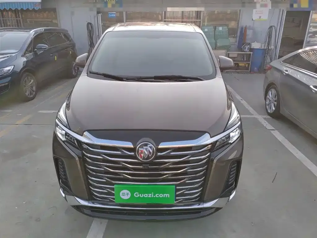 Buick GL8 2023 из CN, фото 3