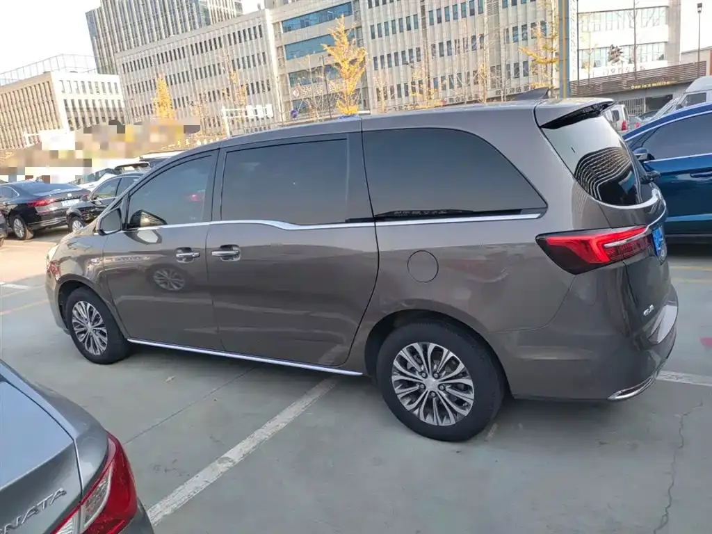 Buick GL8 2023 из CN, фото 5