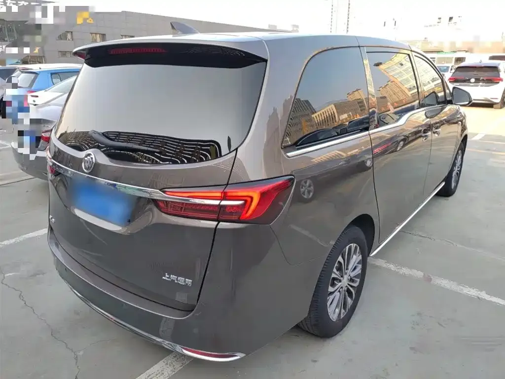 Buick GL8 2023 из CN, фото 7