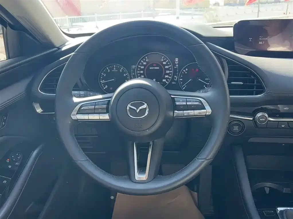 Mazda 3 Axela 2023 из CN, фото 5