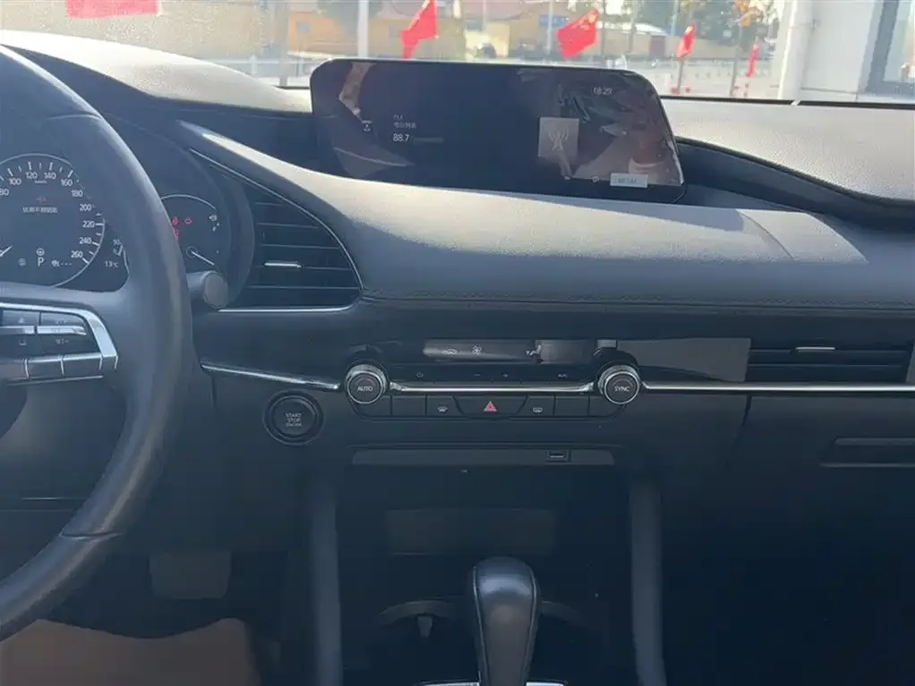 Mazda 3 Axela 2023 из CN, фото 8