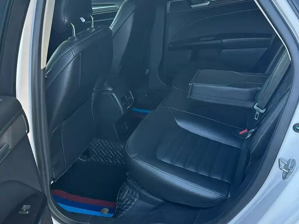 Ford Mondeo 2021 из CN, фото 2