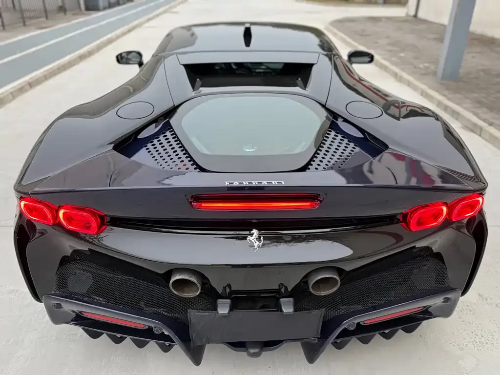 Ferrari SF90 — фото 10