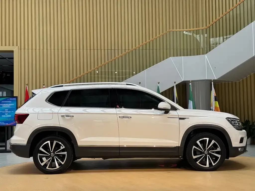 Volkswagen Tharu 2022 из CN, фото 8