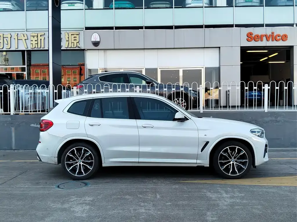 BMW X3 — фото 9