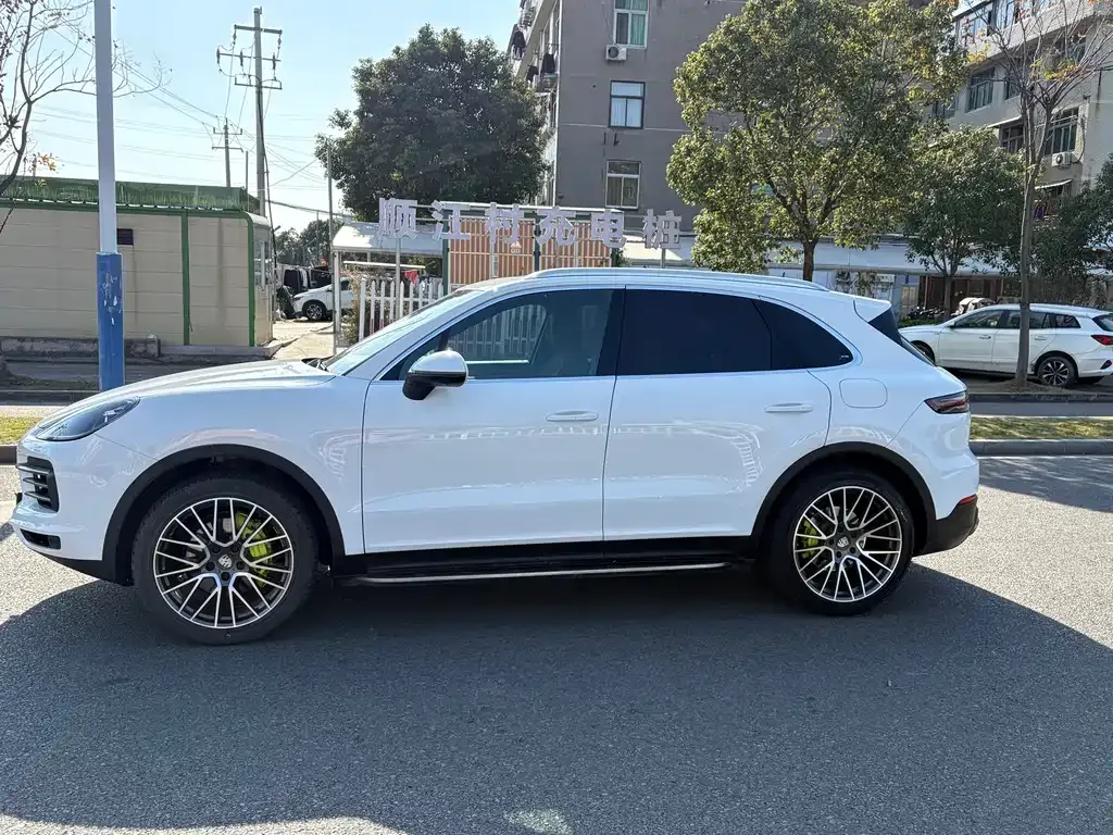Porsche Cayenne Hybrid 2021 из CN, фото 2