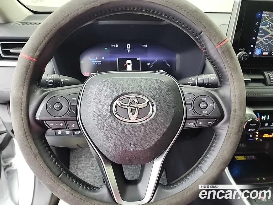 Toyota RAV4 — фото 9