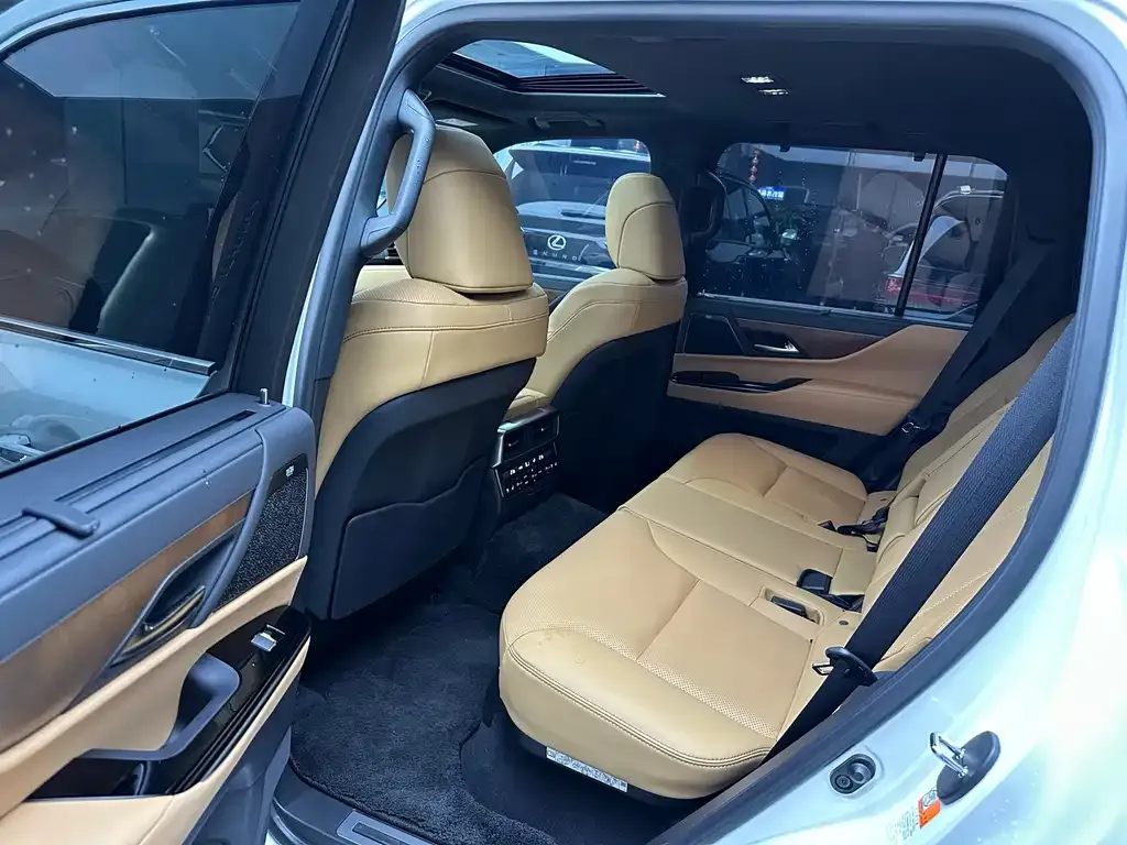 Lexus LX 2025 из CN, фото 5