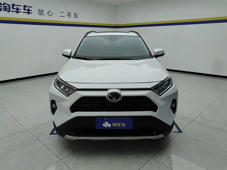 Toyota RAV4 — фото 3