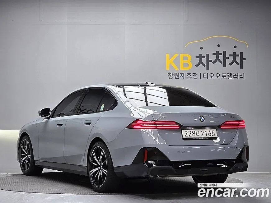 BMW 5-Series 2025 из KR, фото 4