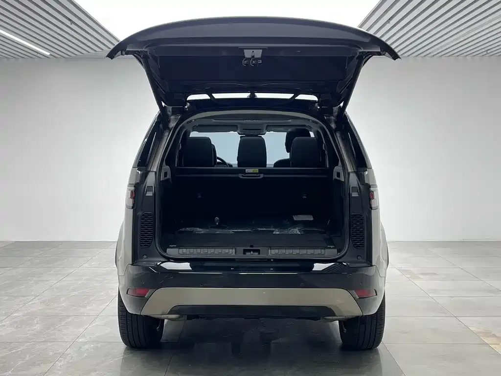 Land Rover Discovery 2023 из CN, фото 6