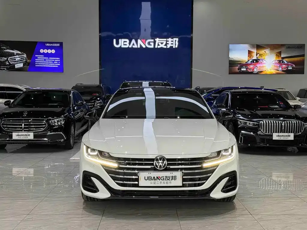 Volkswagen CC 2023 из CN, фото 2