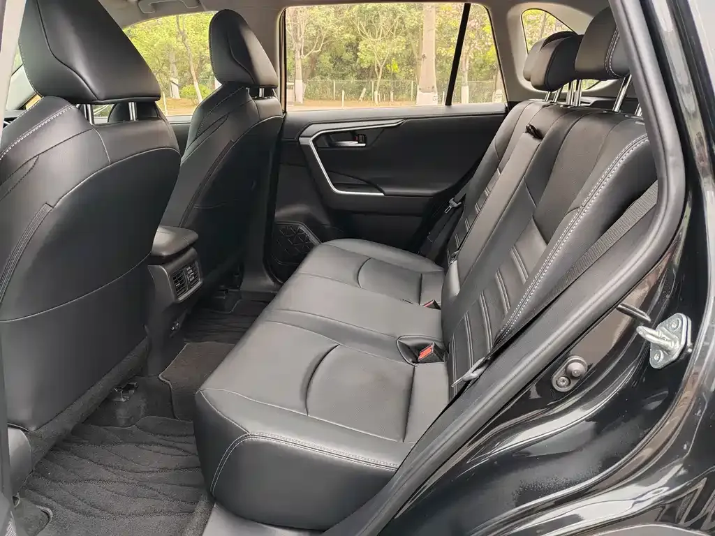 Toyota Wildlander 2022 из CN, фото 6