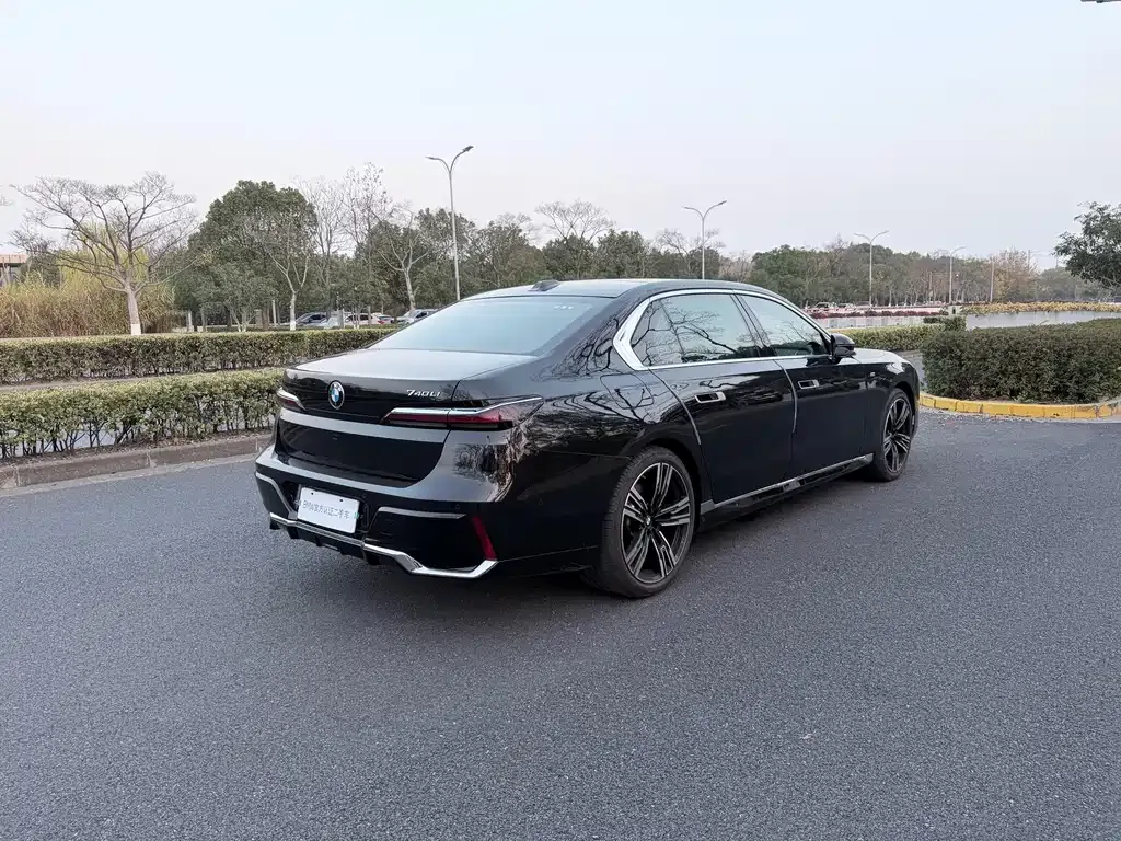 BMW 7 Series 2025 из CN, фото 7