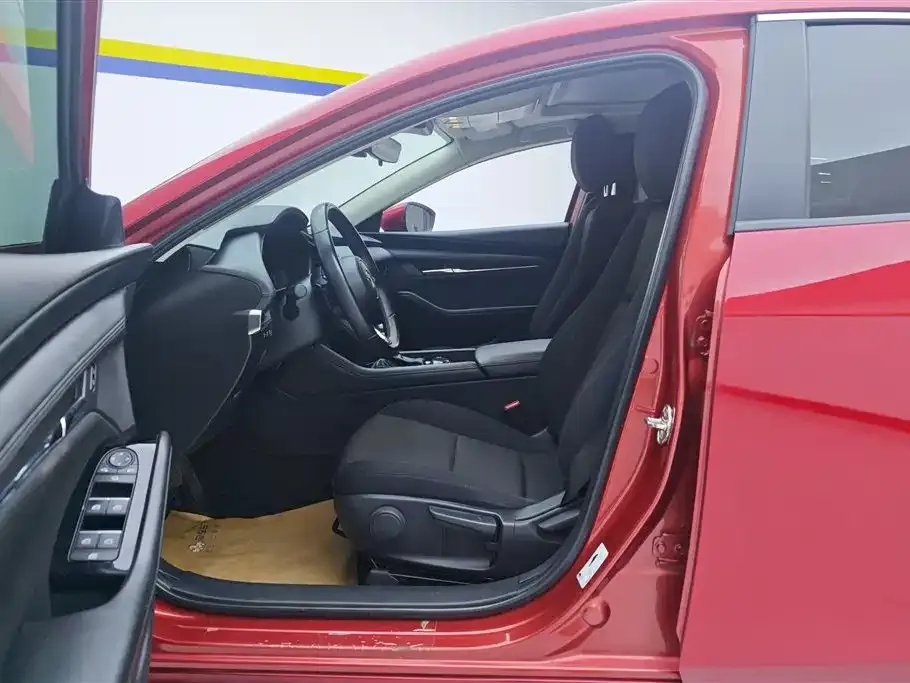 Mazda 3 Axela 2023 из CN, фото 8