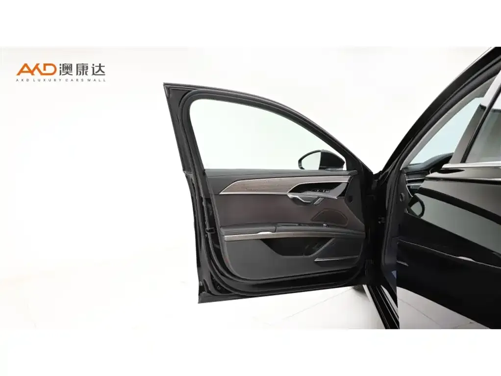 Audi A8 2023 из CN, фото 9