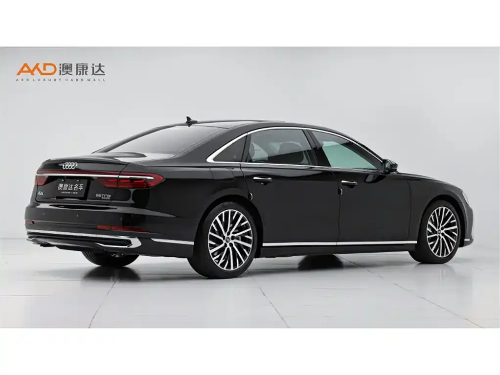 Audi A8 2023 из CN, фото 2