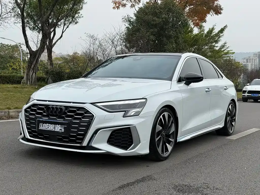 Audi A3 2024 из CN, фото 1