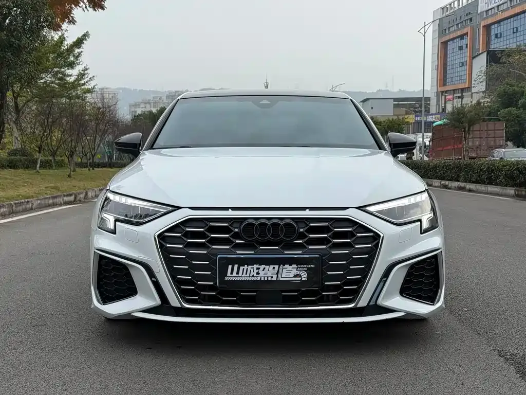 Audi A3 2024 из CN, фото 2
