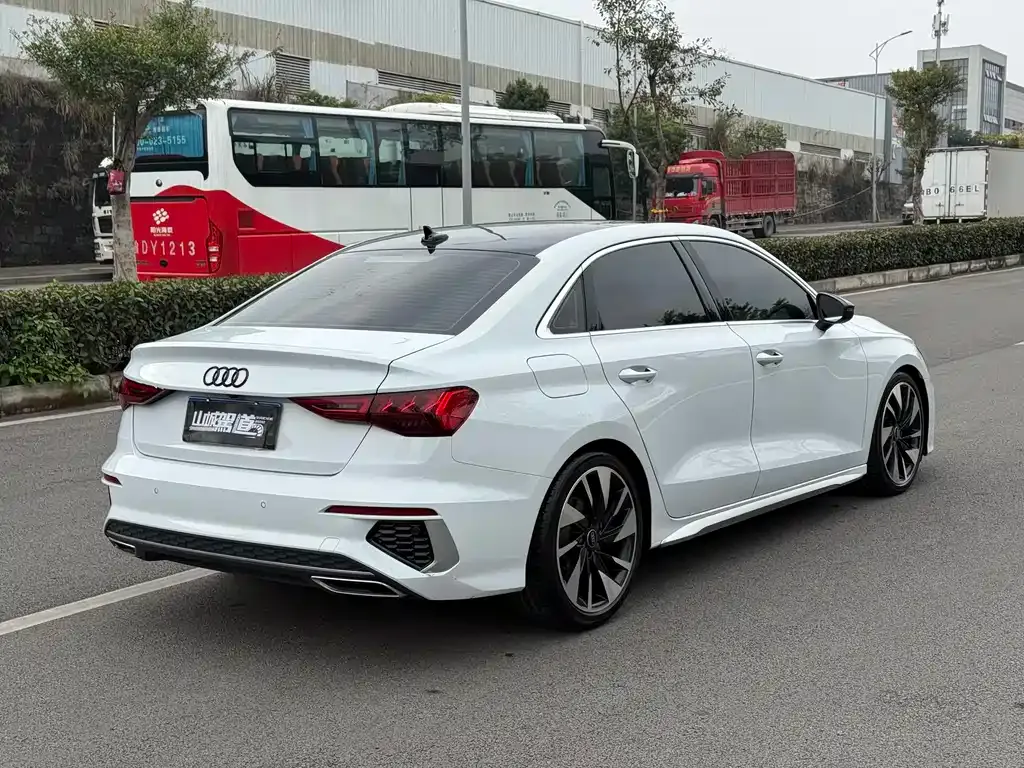 Audi A3 2024 из CN, фото 4