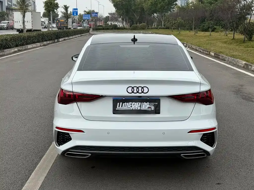 Audi A3 2024 из CN, фото 5
