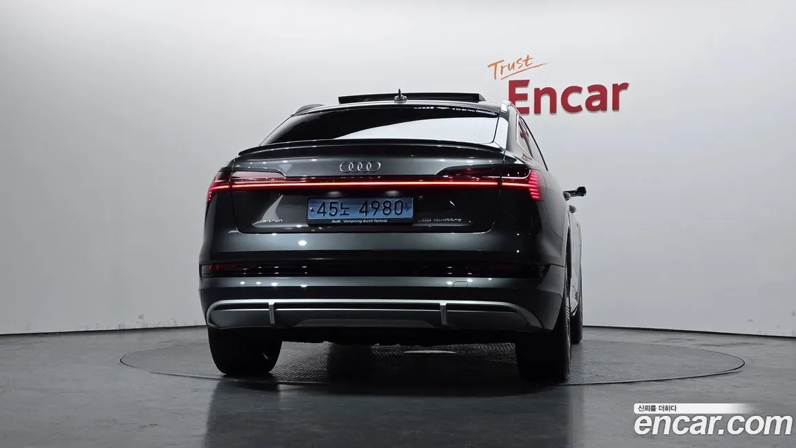 Audi e-tron 2022 из KR, фото 3