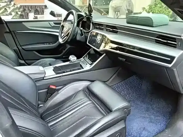 Audi A7 2021 из CN, фото 2