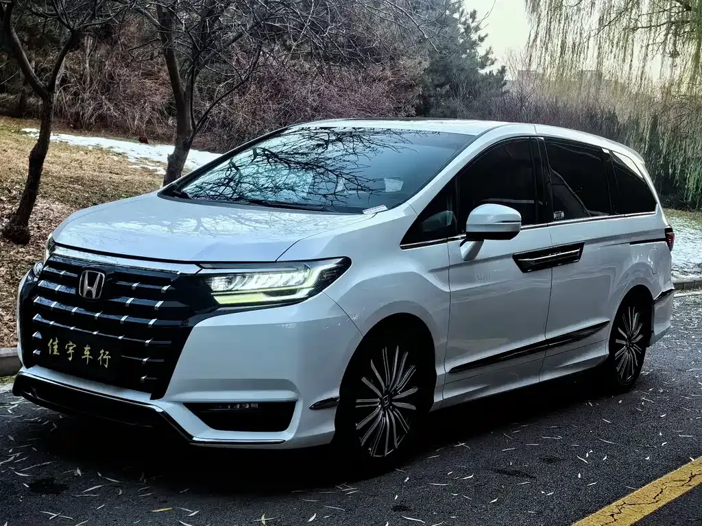 Honda Elysion 2023 из CN, фото 1
