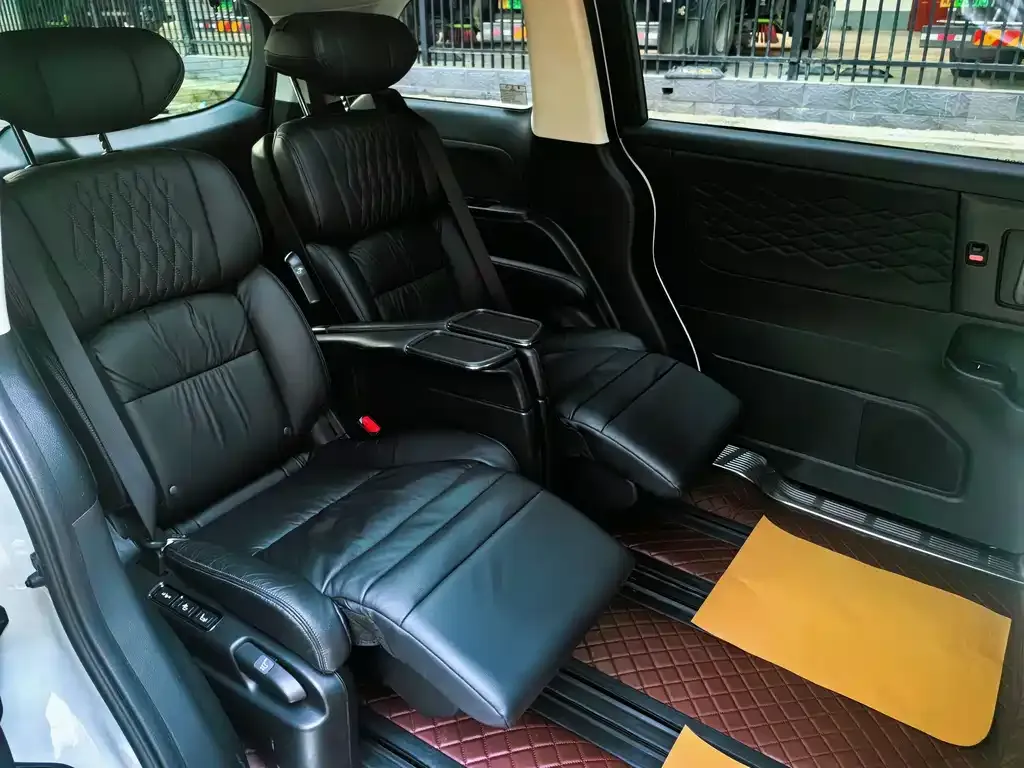 Honda Elysion 2023 из CN, фото 2