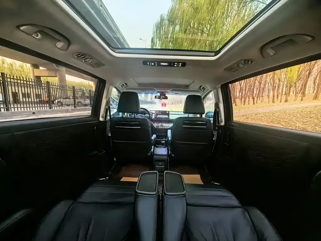 Honda Elysion 2023 из CN, фото 7