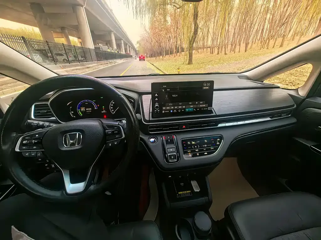 Honda Elysion 2023 из CN, фото 4
