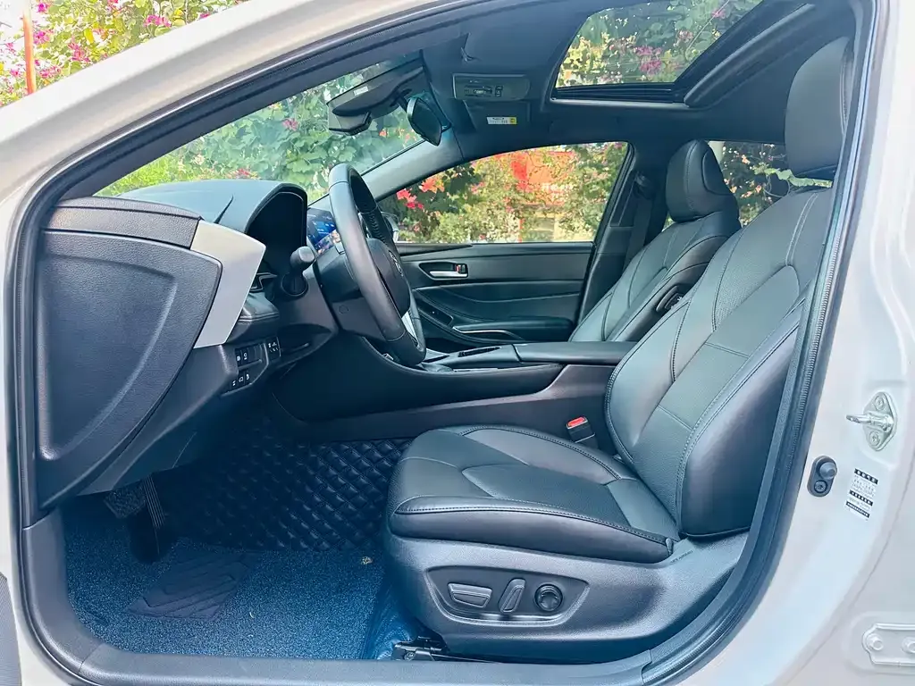 Toyota Avalon 2023 из CN, фото 2