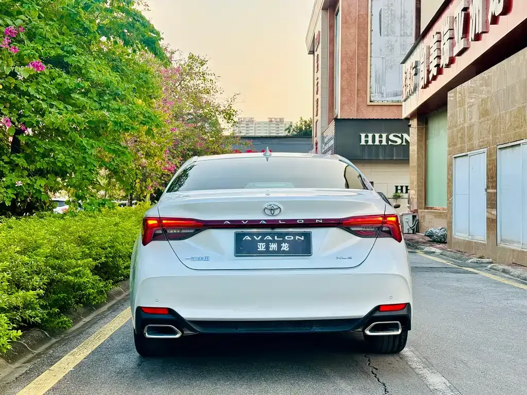 Toyota Avalon 2023 из CN, фото 5