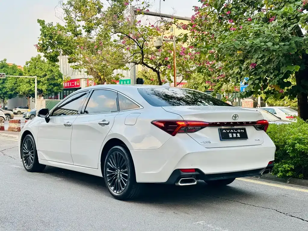 Toyota Avalon 2023 из CN, фото 4