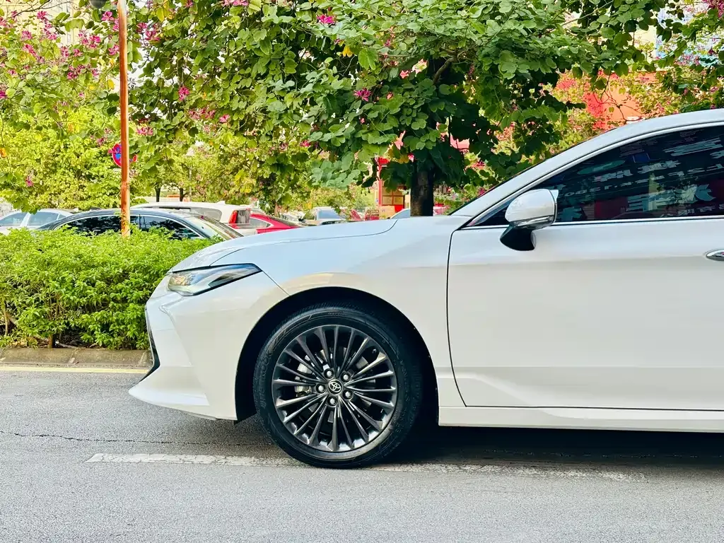 Toyota Avalon 2023 из CN, фото 3