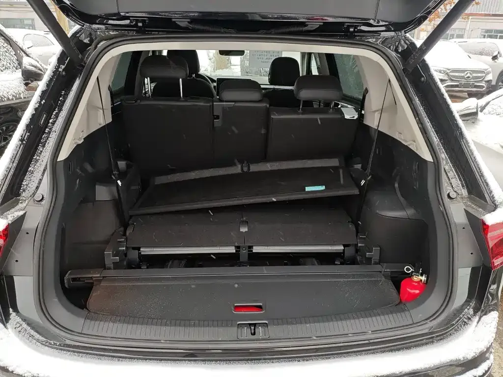 Volkswagen Tiguan L 2022 из CN, фото 10