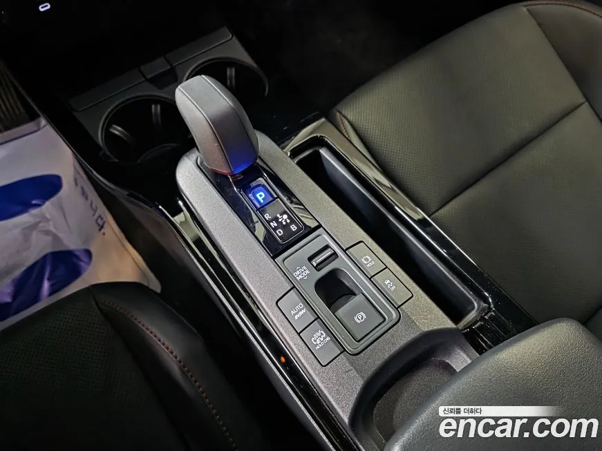 Toyota Prius 2024 из KR, фото 4