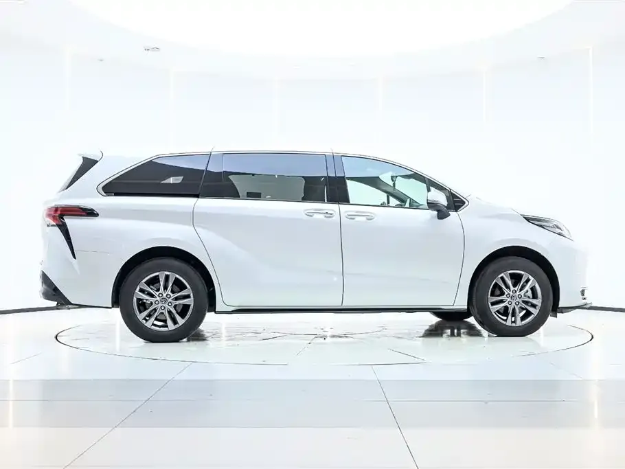 Toyota Sienna 2025 из CN, фото 10