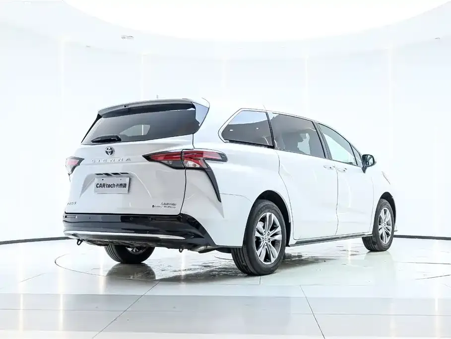 Toyota Sienna 2025 из CN, фото 2