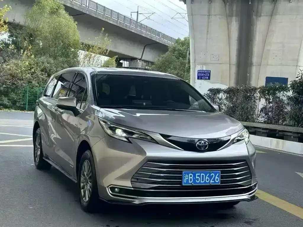 Toyota Sienna 2024 из CN, фото 9