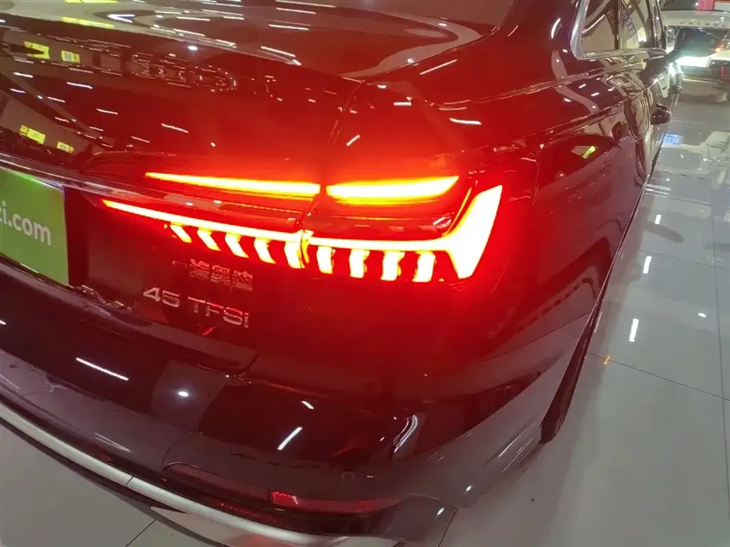 Audi A6L 2024 из CN, фото 2