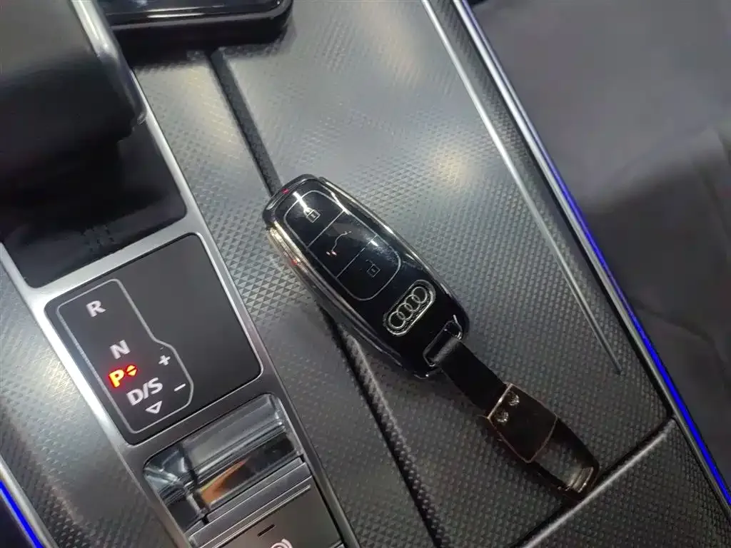 Audi A6L 2024 из CN, фото 9