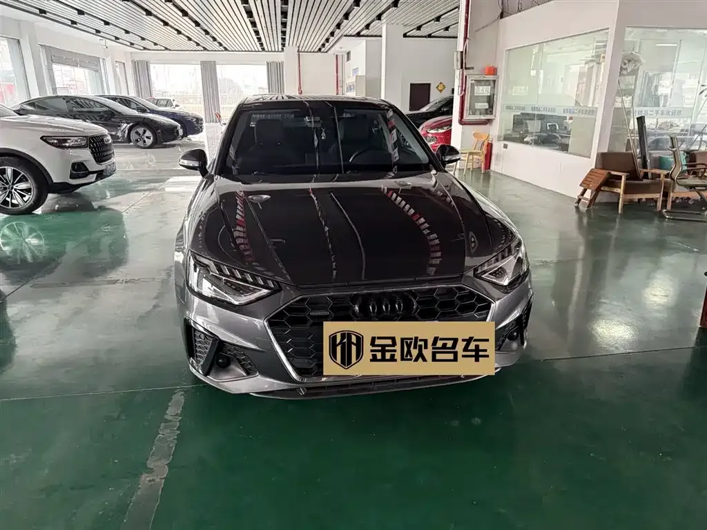 Audi A4L 2021 из CN, фото 8