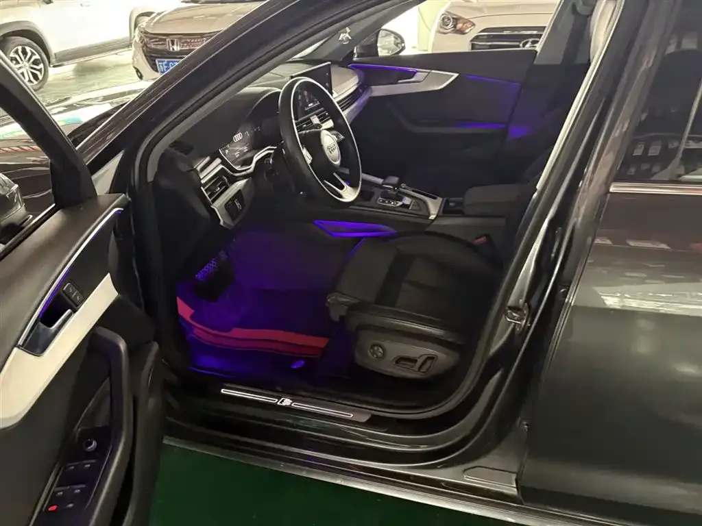 Audi A4L 2021 из CN, фото 6