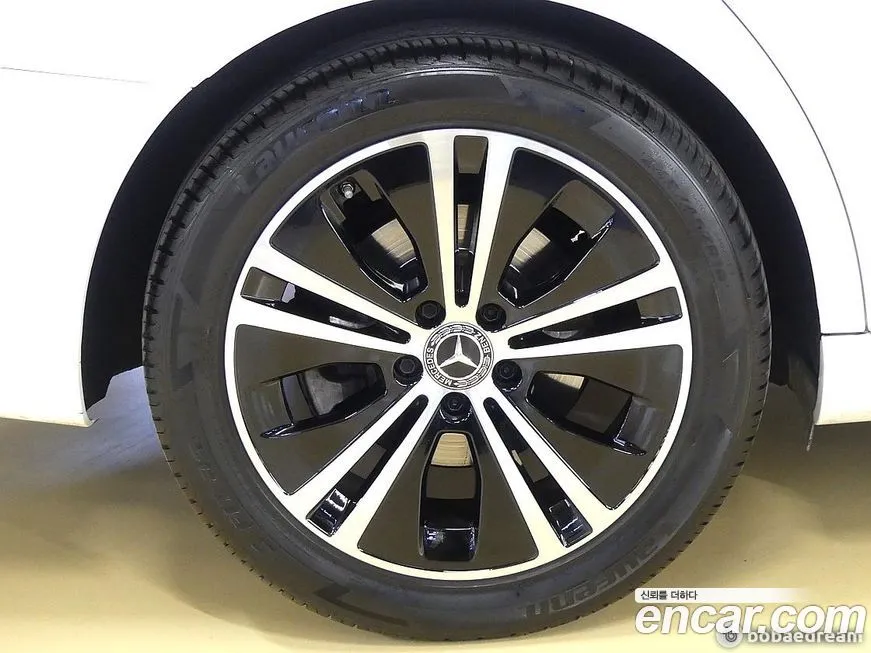 Mercedes-Benz E-Class 2021 из KR, фото 2
